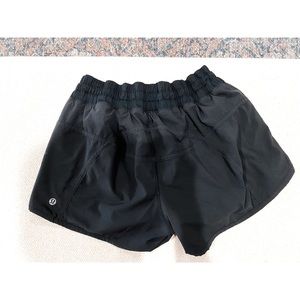 Lulu tracker shorts, size 6